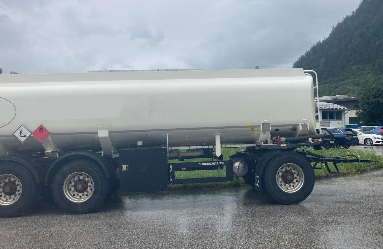 Schwarzmüller TH 3E, 3 Kammern, ADR, Benzin+Diesel, Fuel - مقطورة صهريج: صورة 3 Schwarzmüller TH 3E, 3 Kammern, ADR, Benzin+Diesel, Fuel - مقطورة صهريج: صورة 3