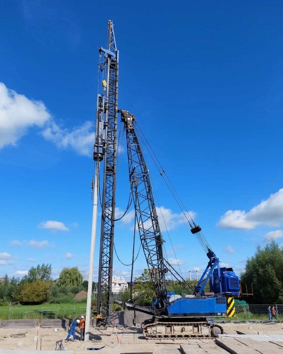 HITACHI KH300-3 PD - رافعة زاحفة: صورة 1 HITACHI KH300-3 PD - رافعة زاحفة: صورة 1