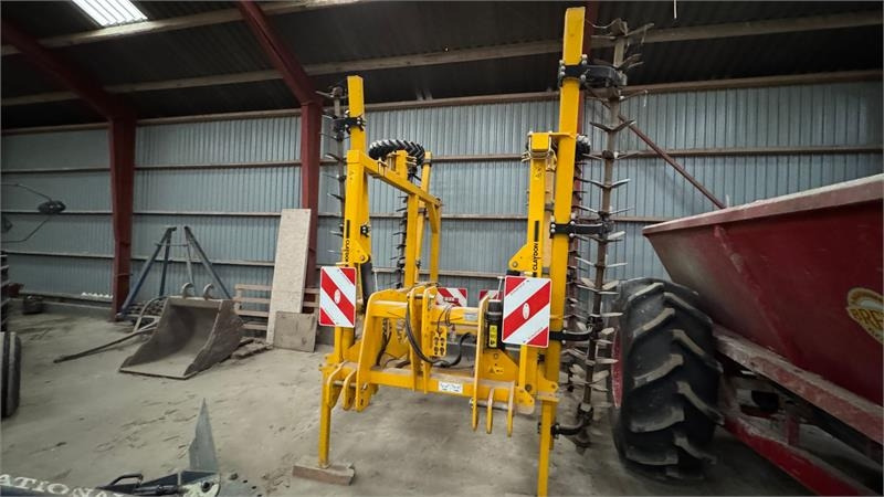 Claydon Terrastar Terrastar - مسفلة تمهيد التربة: صورة 2 Claydon Terrastar Terrastar - مسفلة تمهيد التربة: صورة 2