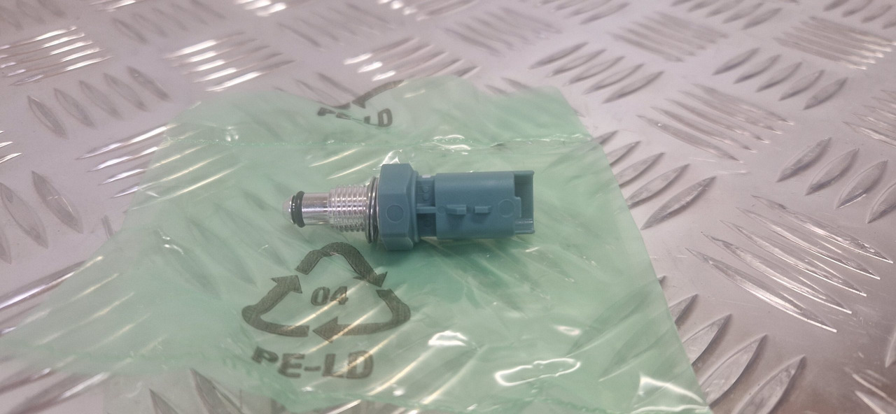 Delphi CR Temperature Sensor - المحرك و قطع الغيار - آلات الإنشاء: صورة 3 Delphi CR Temperature Sensor - المحرك و قطع الغيار - آلات الإنشاء: صورة 3