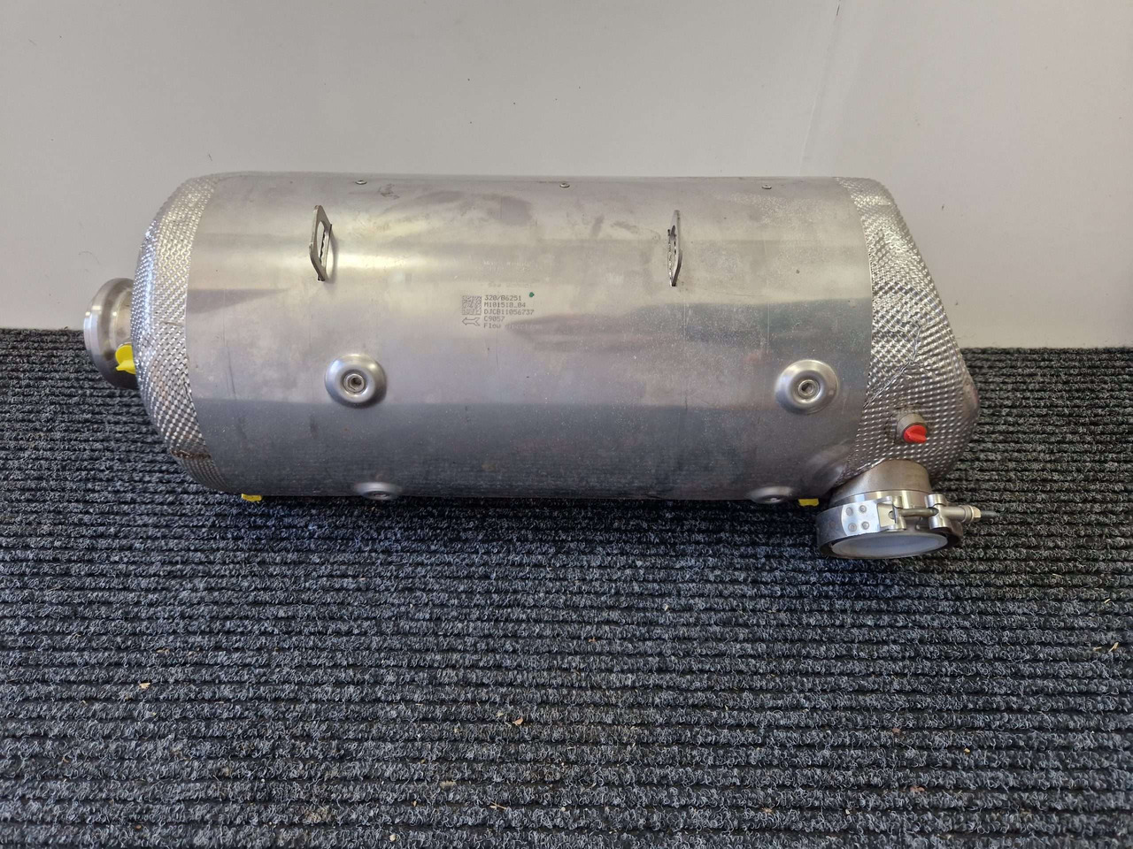 Exhaust silencer JCB 320/B6251 SCR Adblue - المحرك و قطع الغيار - آلات الإنشاء: صورة 1 Exhaust silencer JCB 320/B6251 SCR Adblue - المحرك و قطع الغيار - آلات الإنشاء: صورة 1