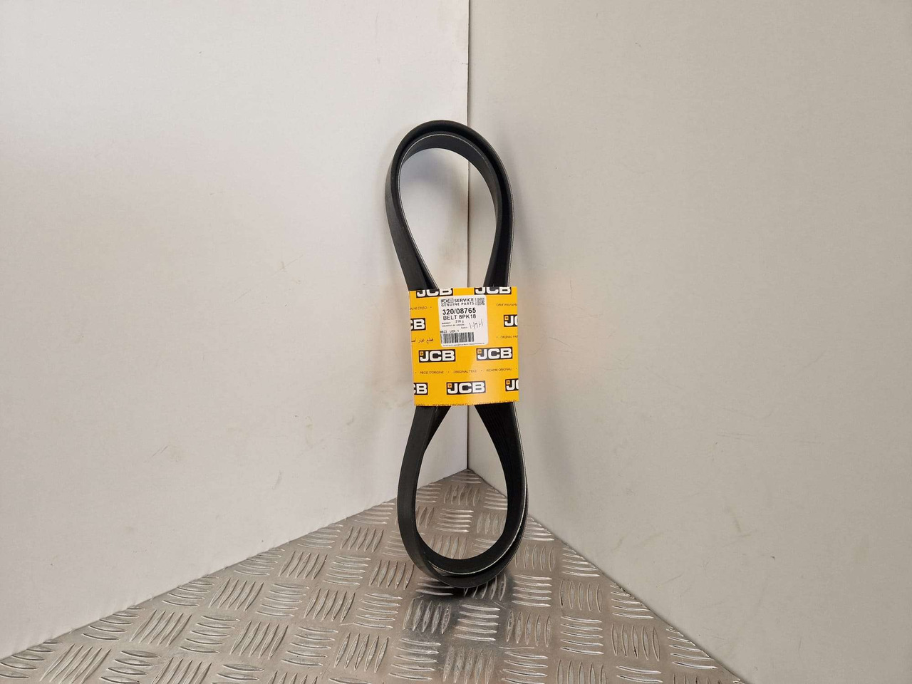 JCB 1857mm drive belt 524-40 527-55 531-70 - المحرك و قطع الغيار - آلات الإنشاء: صورة 1 JCB 1857mm drive belt 524-40 527-55 531-70 - المحرك و قطع الغيار - آلات الإنشاء: صورة 1