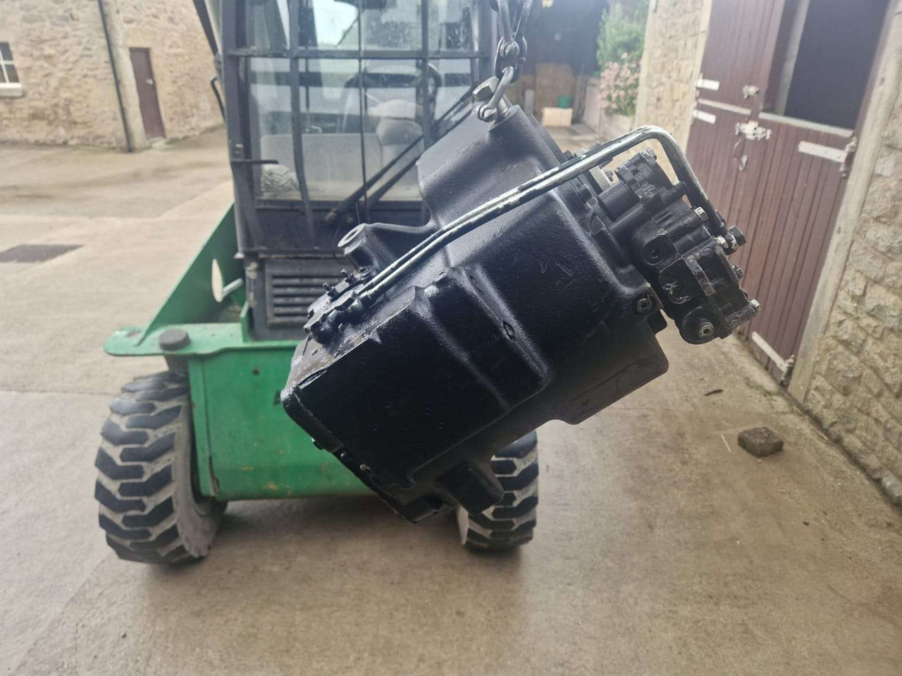 ZF Transmission 2HL 270 UNUSED JCB 333/K4308 - المحرك و قطع الغيار - آلات الإنشاء: صورة 3 ZF Transmission 2HL 270 UNUSED JCB 333/K4308 - المحرك و قطع الغيار - آلات الإنشاء: صورة 3