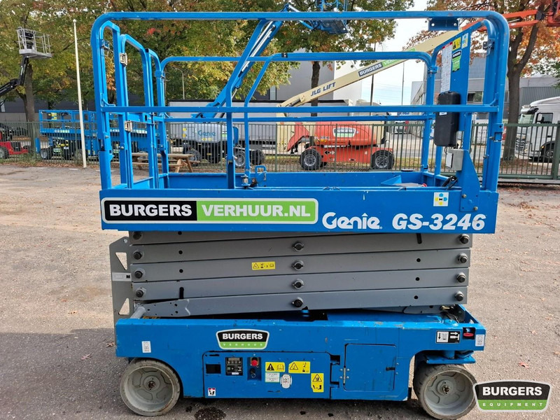 Genie GS3246 Nieuwe accus + lader - مرفاع مقصي: صورة 5 Genie GS3246 Nieuwe accus + lader - مرفاع مقصي: صورة 5