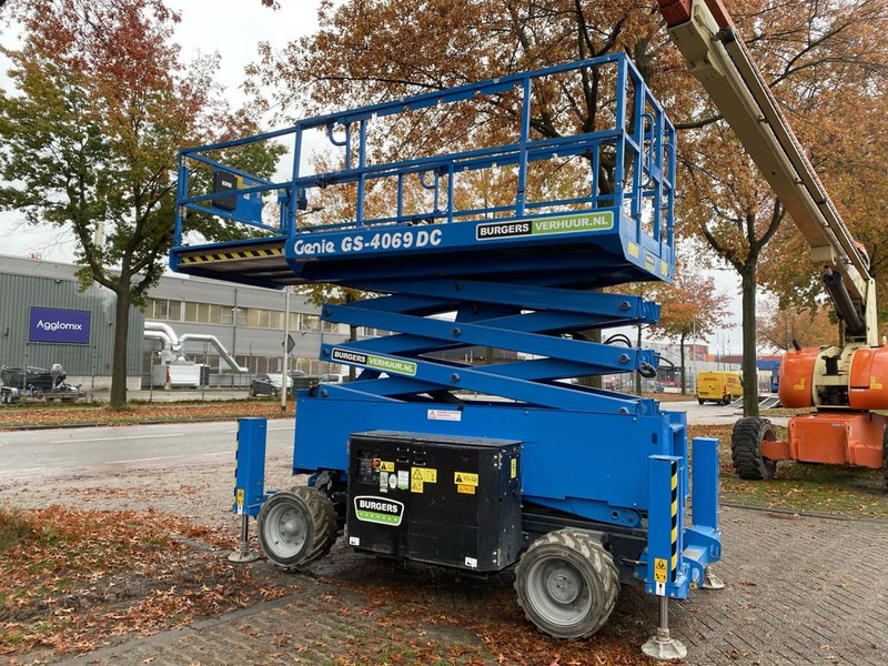 Genie GS4069 DC - مرفاع مقصي: صورة 3 Genie GS4069 DC - مرفاع مقصي: صورة 3