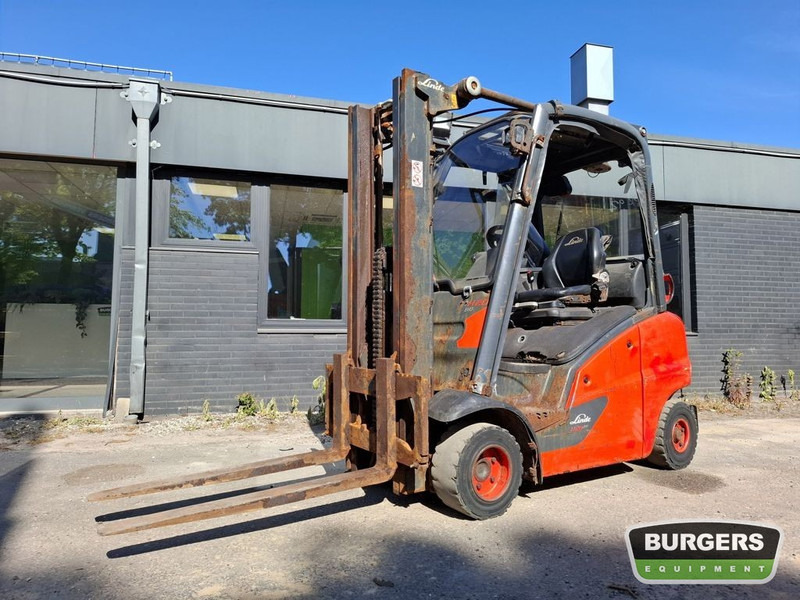 Linde H20T - رافعة شوكية تعمل بالغاز: صورة 1 Linde H20T - رافعة شوكية تعمل بالغاز: صورة 1