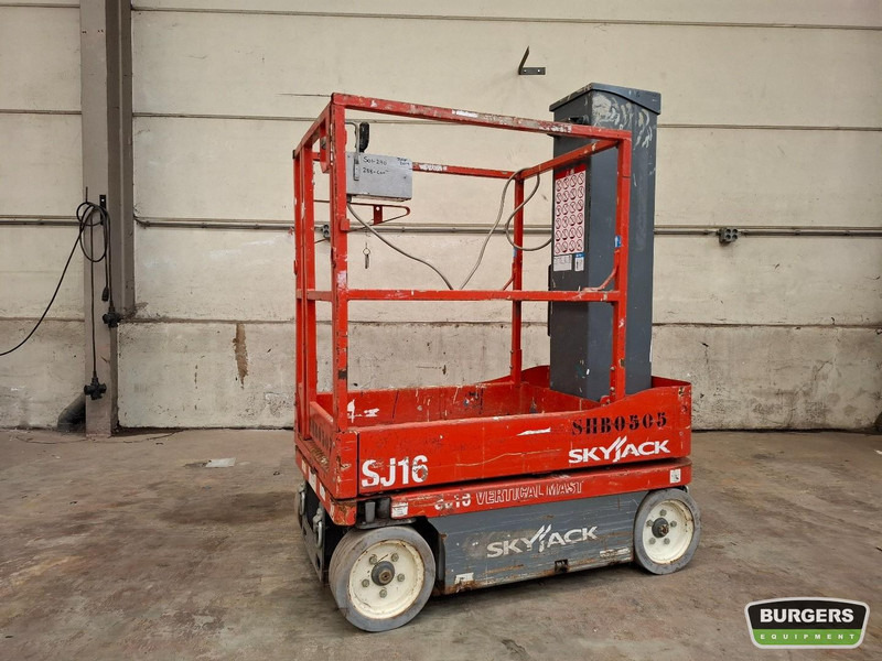 Skyjack SJ16 - منصة جومحمولةية: صورة 1 Skyjack SJ16 - منصة جومحمولةية: صورة 1