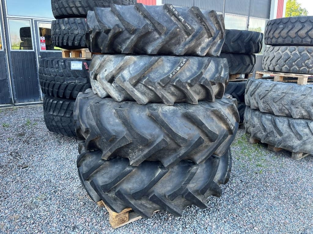 Alliance 18,4-30 14,9-24 till Volvo Bm 641 642 - إطارات - آلات الإنشاء: صورة 1 Alliance 18,4-30 14,9-24 till Volvo Bm 641 642 - إطارات - آلات الإنشاء: صورة 1