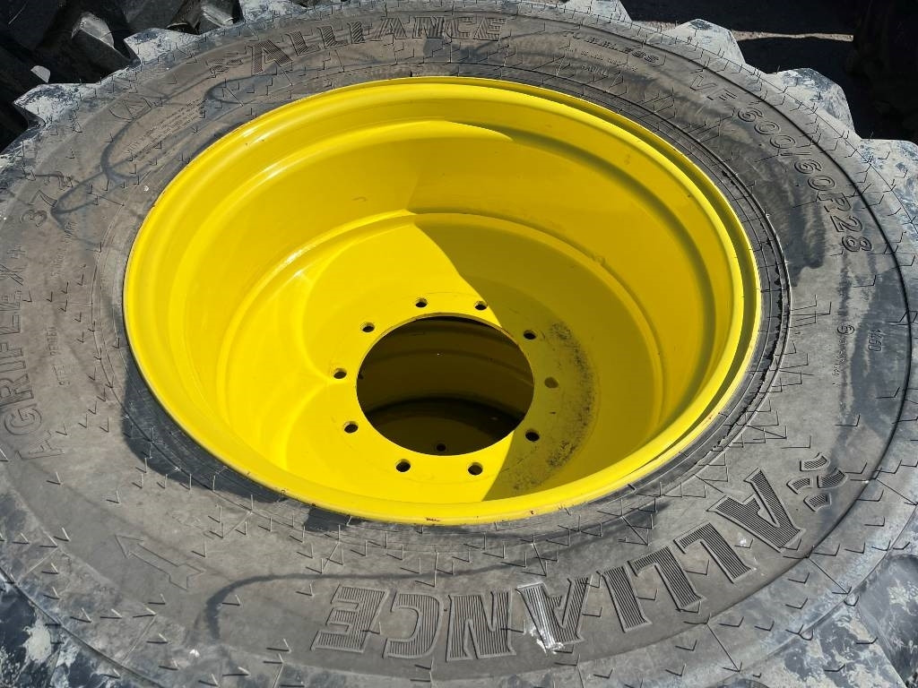 Alliance 650/65R38 600/60R28 till JD 6155 M - إطارات - آلات زراعية: صورة 3 Alliance 650/65R38 600/60R28 till JD 6155 M - إطارات - آلات زراعية: صورة 3