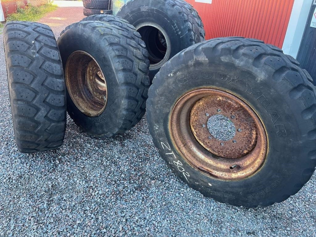 Goodyear 15,5-R25 till Zettelmeyer 802 - إطارات - آلات الإنشاء: صورة 4 Goodyear 15,5-R25 till Zettelmeyer 802 - إطارات - آلات الإنشاء: صورة 4