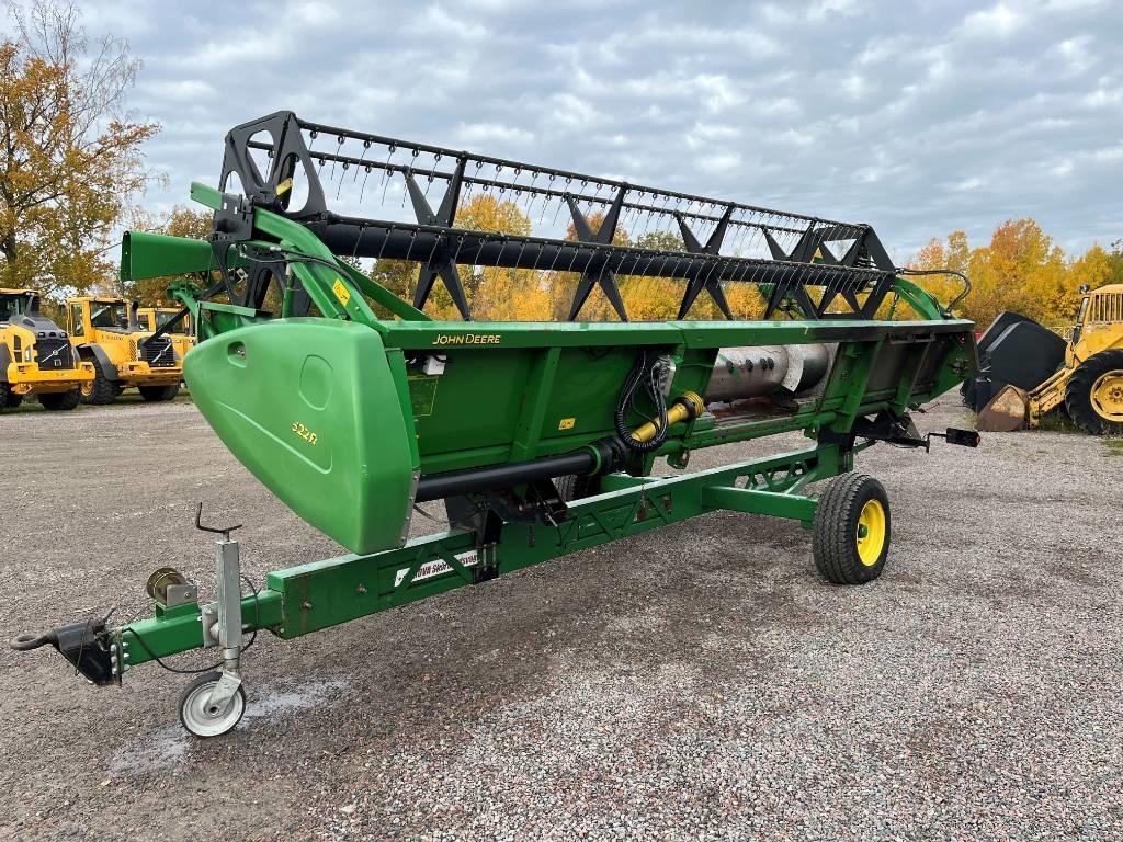 John Deere 622R Skärbord / Header 22 fot till JD T550 i - ملحقات حصادات: صورة 3 John Deere 622R Skärbord / Header 22 fot till JD T550 i - ملحقات حصادات: صورة 3