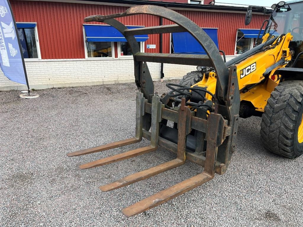 Klämmgaffel / Grip Hydraulisk Lundberg / Volvo - كلّاب - آلات الإنشاء: صورة 1 Klämmgaffel / Grip Hydraulisk Lundberg / Volvo - كلّاب - آلات الإنشاء: صورة 1