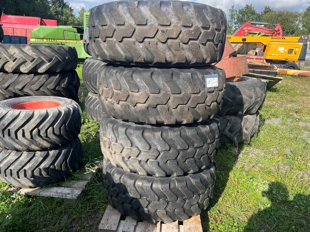 Mitas 405 70 R20 till Volvo L30 L35 - إطارات - آلات الإنشاء: صورة 4 Mitas 405 70 R20 till Volvo L30 L35 - إطارات - آلات الإنشاء: صورة 4