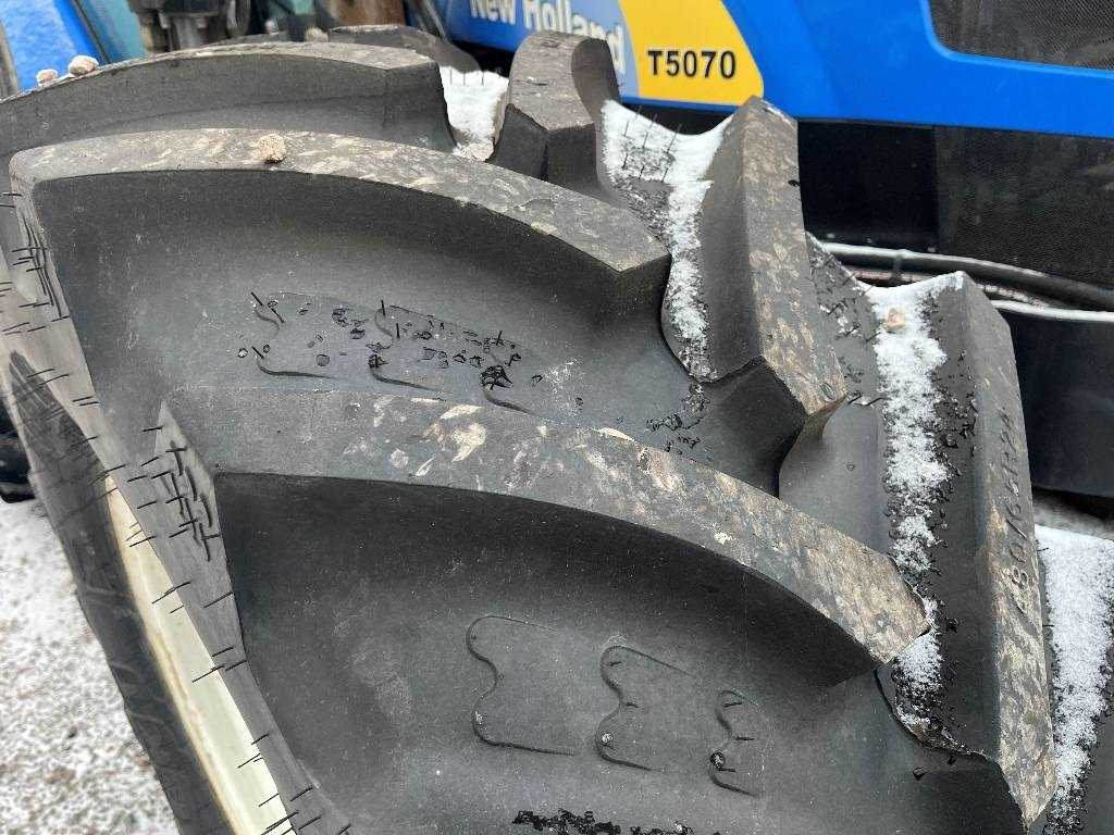 New Holland T 5070 Dismantled. Only spare parts - جرار: صورة 3 New Holland T 5070 Dismantled. Only spare parts - جرار: صورة 3