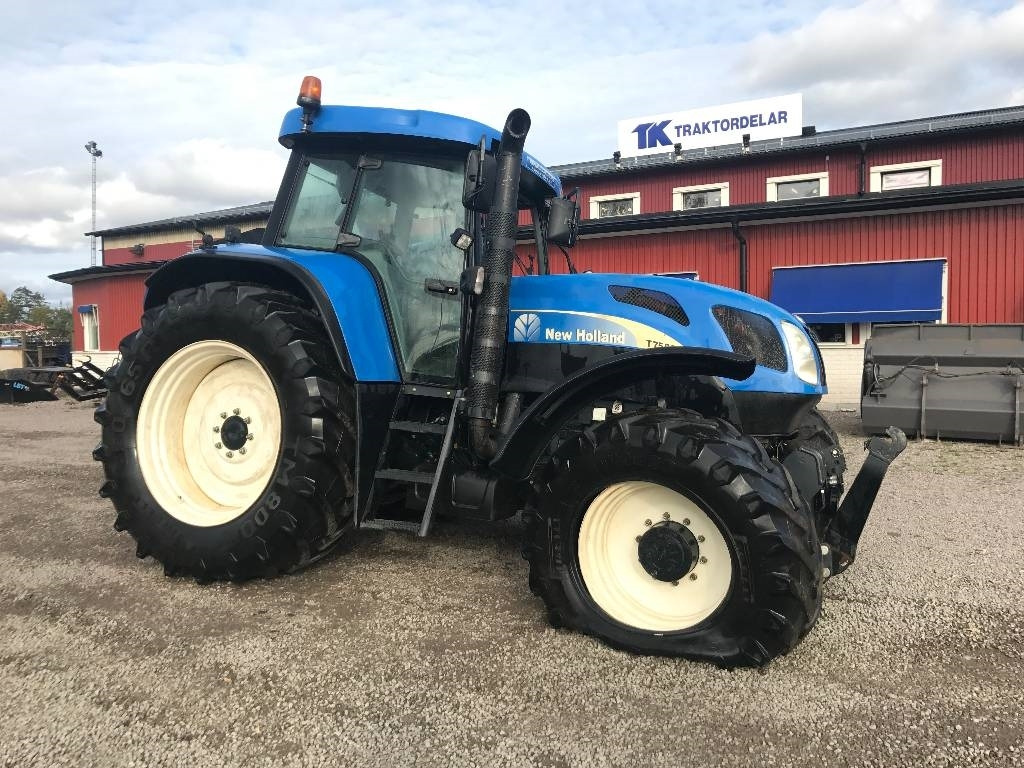 New Holland T 7550 Dismantled for spare parts - جرار: صورة 1 New Holland T 7550 Dismantled for spare parts - جرار: صورة 1