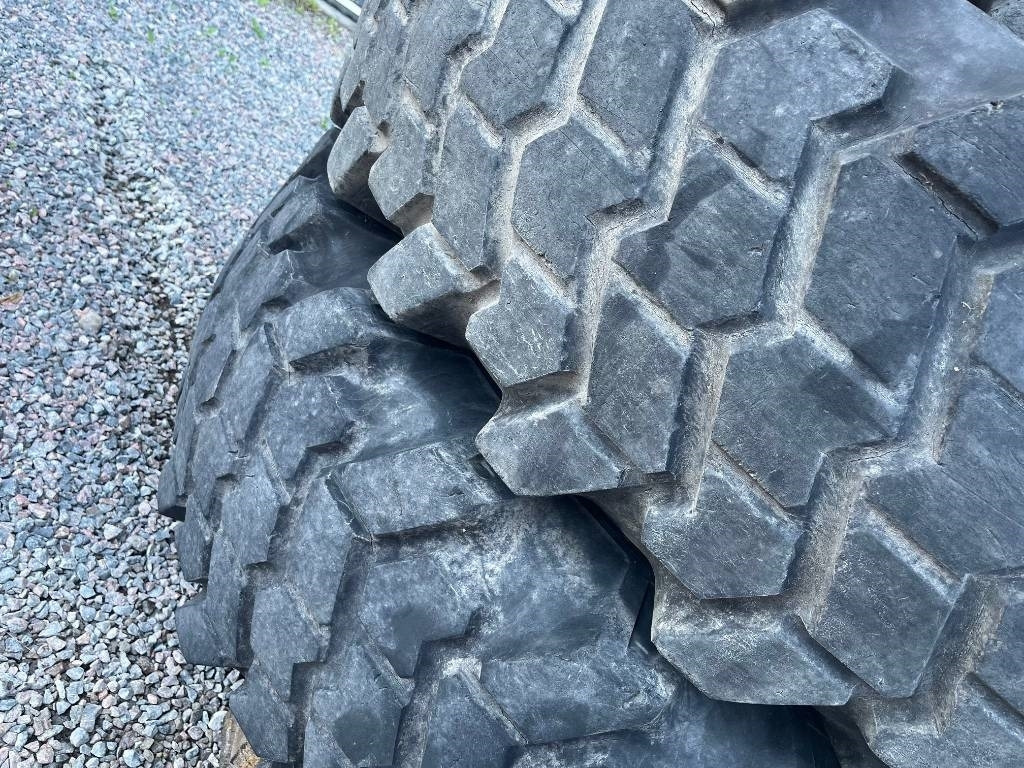 Nokian 18,4-34 14,9-24 till Volvo Bm 840 841 - إطارات - آلات الإنشاء: صورة 3 Nokian 18,4-34 14,9-24 till Volvo Bm 840 841 - إطارات - آلات الإنشاء: صورة 3