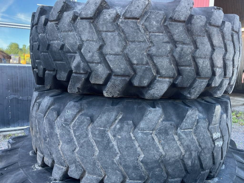 Nokian 18,4-34 14,9-24 till Volvo Bm 840 841 - إطارات - آلات الإنشاء: صورة 4 Nokian 18,4-34 14,9-24 till Volvo Bm 840 841 - إطارات - آلات الإنشاء: صورة 4