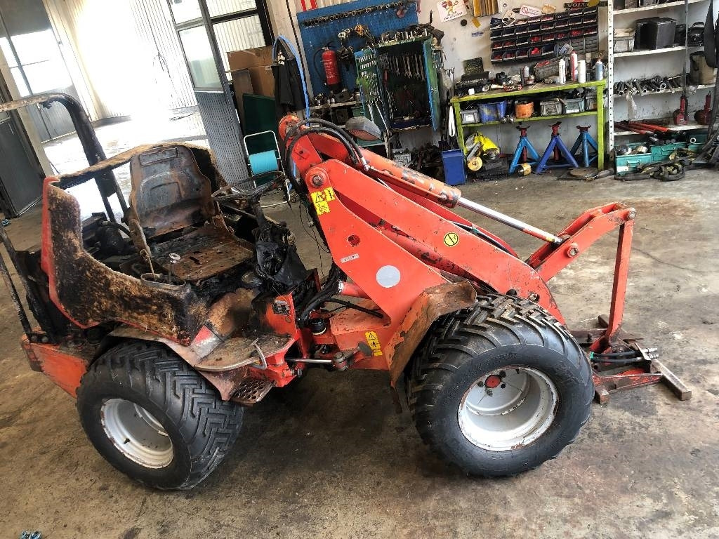 Schäffer 2033 Dismantled: only spare parts - لودر مفصلي صغير: صورة 2 Schäffer 2033 Dismantled: only spare parts - لودر مفصلي صغير: صورة 2