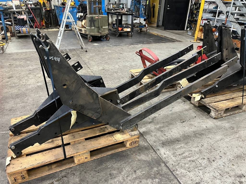 Trima Lastarfäste till Ursus Zetor - ملحق - آلات الإنشاء: صورة 1 Trima Lastarfäste till Ursus Zetor - ملحق - آلات الإنشاء: صورة 1