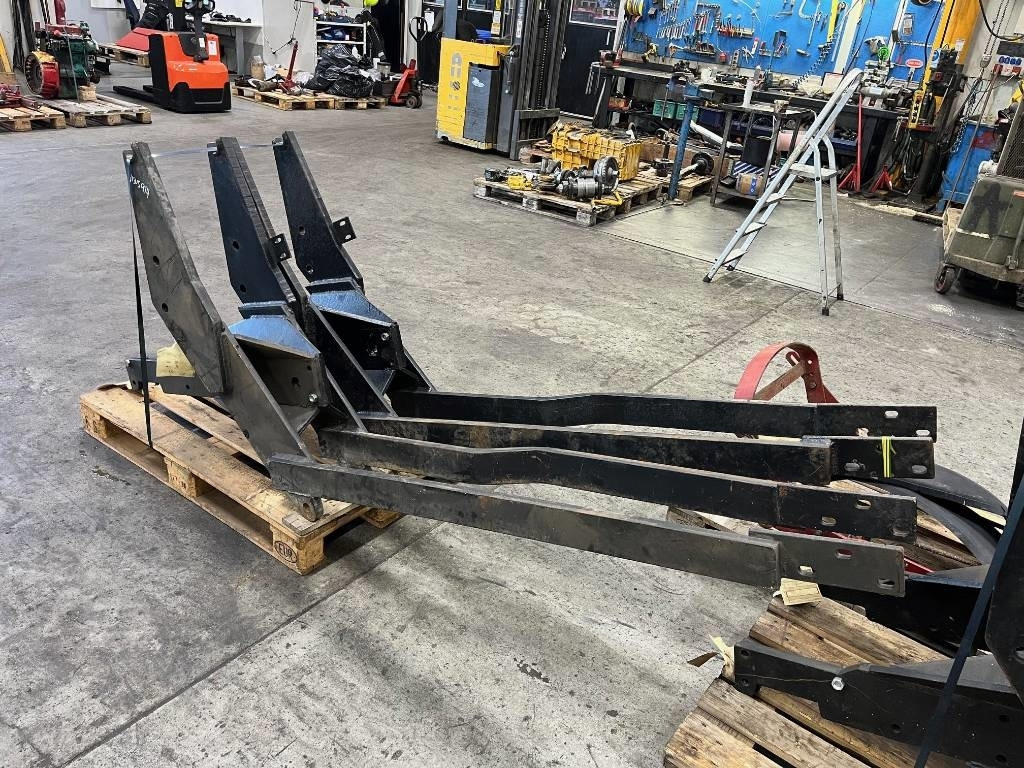 Trima Lastarfäste till Ursus Zetor - ملحق - آلات الإنشاء: صورة 2 Trima Lastarfäste till Ursus Zetor - ملحق - آلات الإنشاء: صورة 2