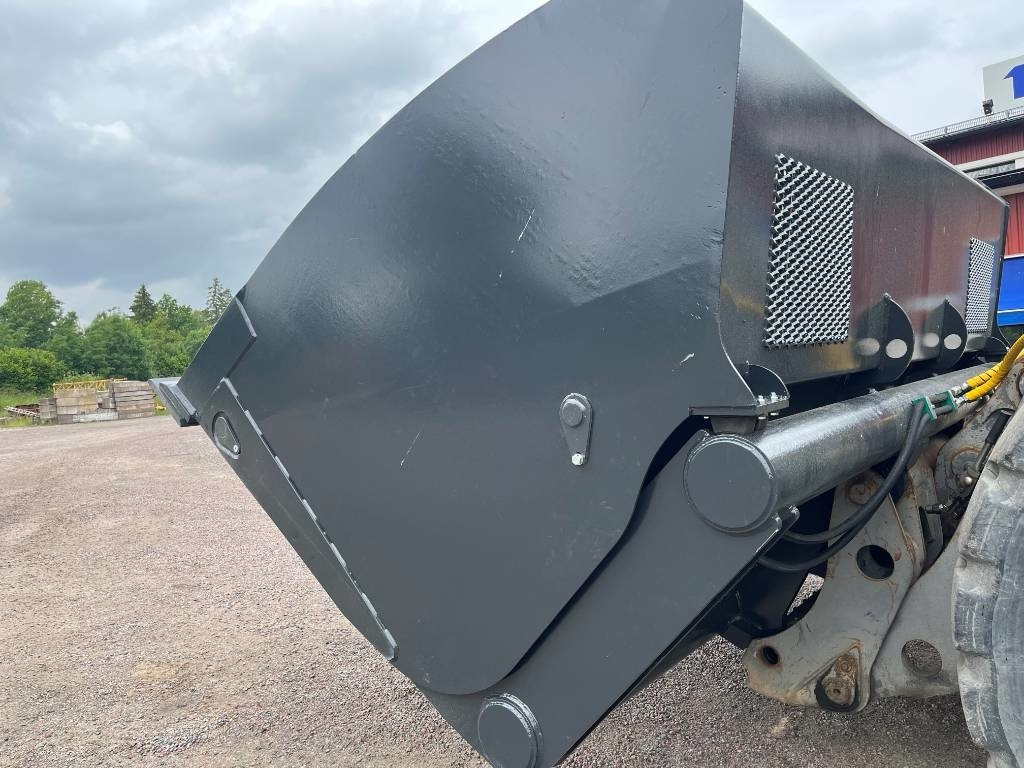 UFO Högtippskopa 13 m3 UFO Hightip bucket - بكت - آلات الإنشاء: صورة 4 UFO Högtippskopa 13 m3 UFO Hightip bucket - بكت - آلات الإنشاء: صورة 4