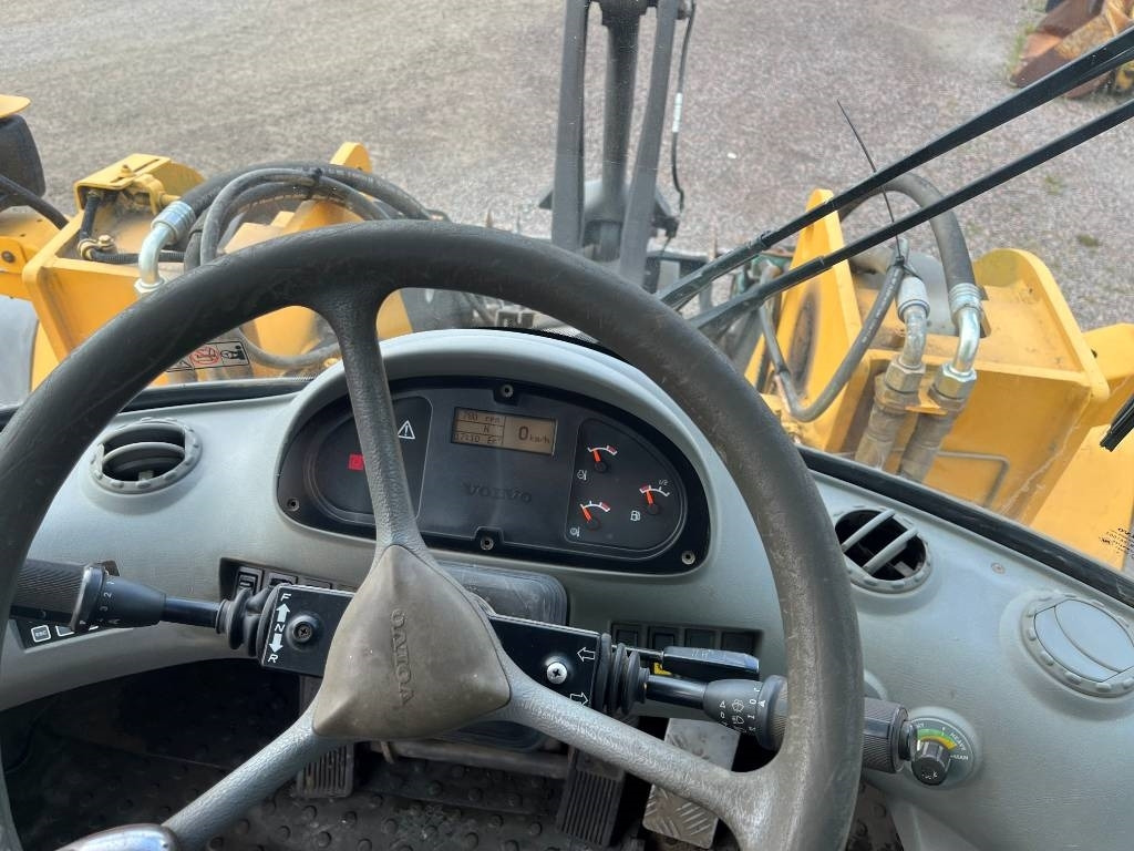 اللودر بعجل Volvo L 120 E: صورة 7