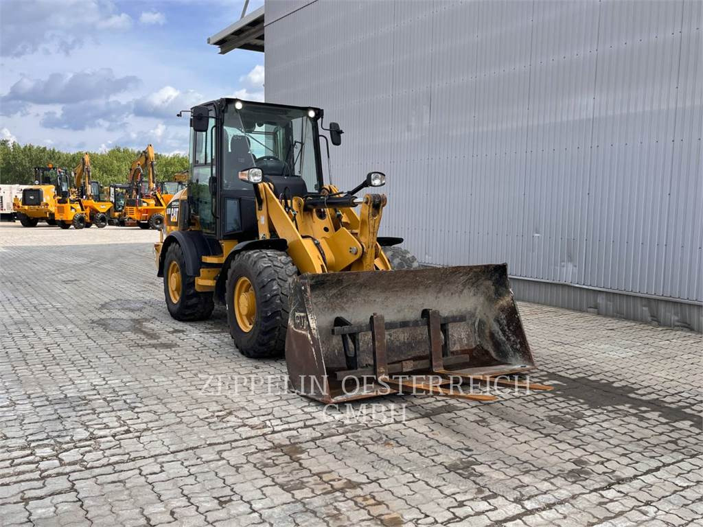 CAT 907M - اللودر بعجل: صورة 2 CAT 907M - اللودر بعجل: صورة 2