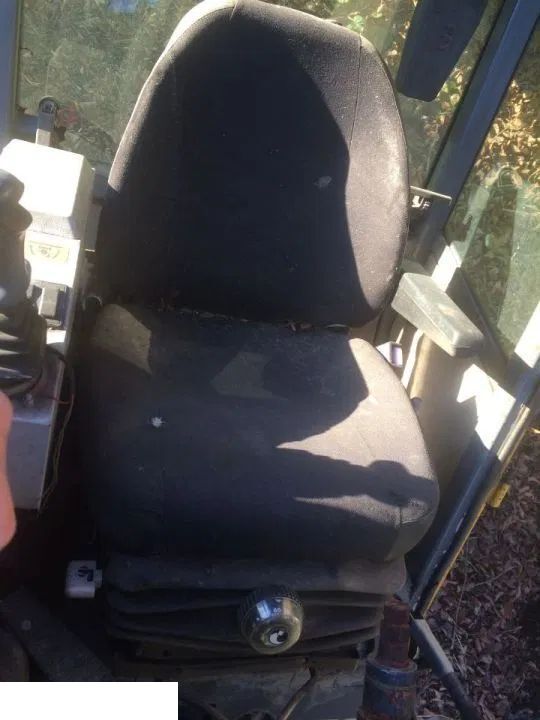 Claas Scorpion Ranger Merlo JCB - Siedzenie / Fotel - مقعد - آلات زراعية: صورة 1 Claas Scorpion Ranger Merlo JCB - Siedzenie / Fotel - مقعد - آلات زراعية: صورة 1