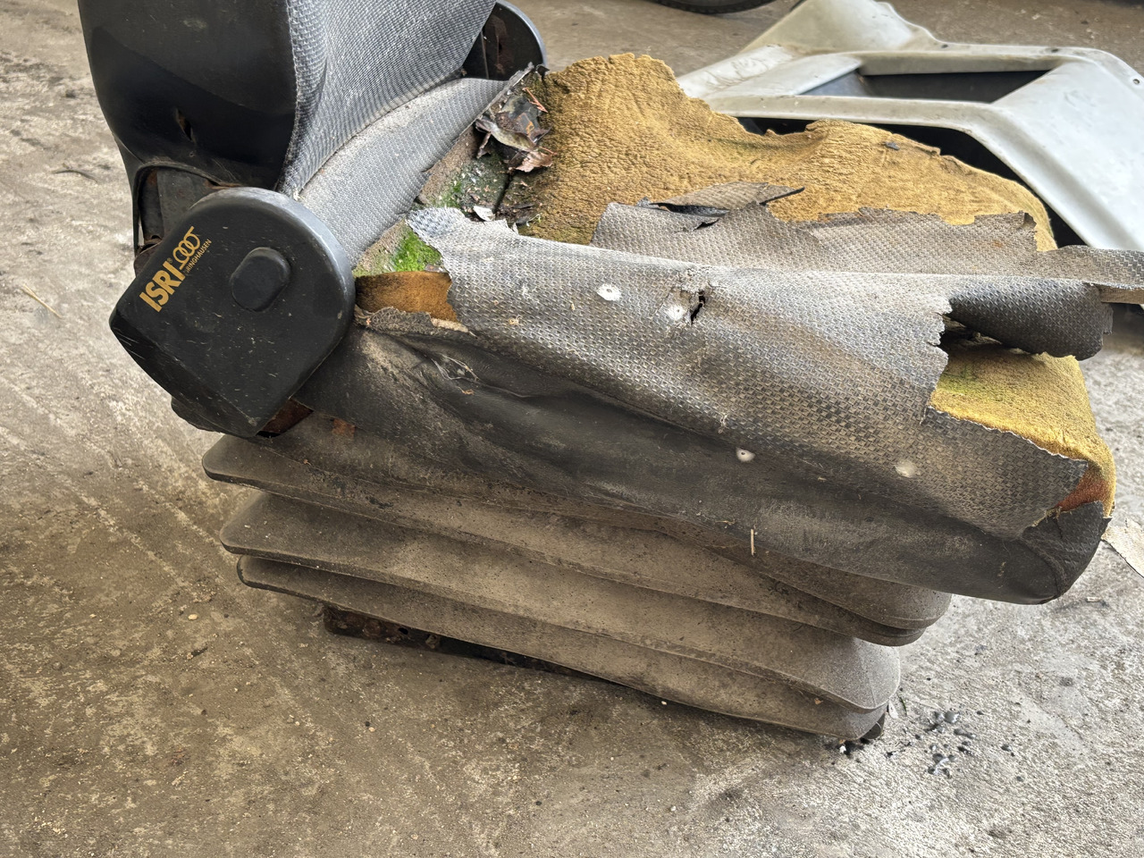 Dieci 185 - Ładowarka Teleskopowa - Fotel Kierowcy Siedzenie - مقعد - آلة رفع ونقل تلسكوبية: صورة 3 Dieci 185 - Ładowarka Teleskopowa - Fotel Kierowcy Siedzenie - مقعد - آلة رفع ونقل تلسكوبية: صورة 3