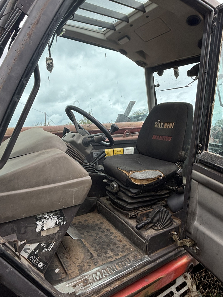 Manitou MT 1740 SLT - Ładowarka Teleskopowa - Fotel Kanapa Siedzenie Kierowcy - مقعد - آلة رفع ونقل تلسكوبية: صورة 1 Manitou MT 1740 SLT - Ładowarka Teleskopowa - Fotel Kanapa Siedzenie Kierowcy - مقعد - آلة رفع ونقل تلسكوبية: صورة 1