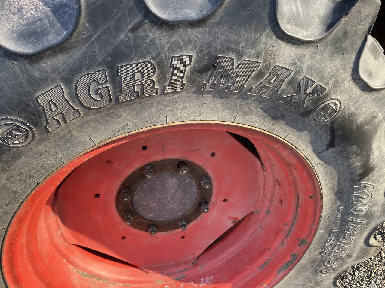 Opony BKT 420/85R30 - إطارات - آلات زراعية: صورة 1 Opony BKT 420/85R30 - إطارات - آلات زراعية: صورة 1