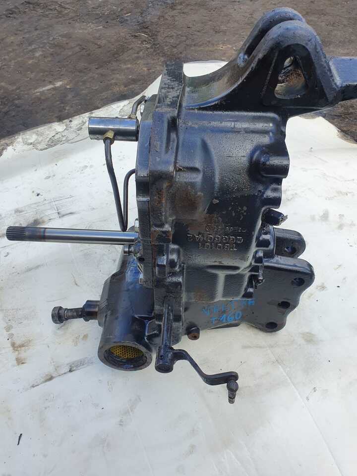 مفصل التوجيه - آلات زراعية Valtra T190 - Zwolnica - Zwrotnica - Półoś - Skrzynia - Silnik - Siłowniki - Tylny WOM: صورة 14 مفصل التوجيه - آلات زراعية Valtra T190 - Zwolnica - Zwrotnica - Półoś - Skrzynia - Silnik - Siłowniki - Tylny WOM: صورة 14