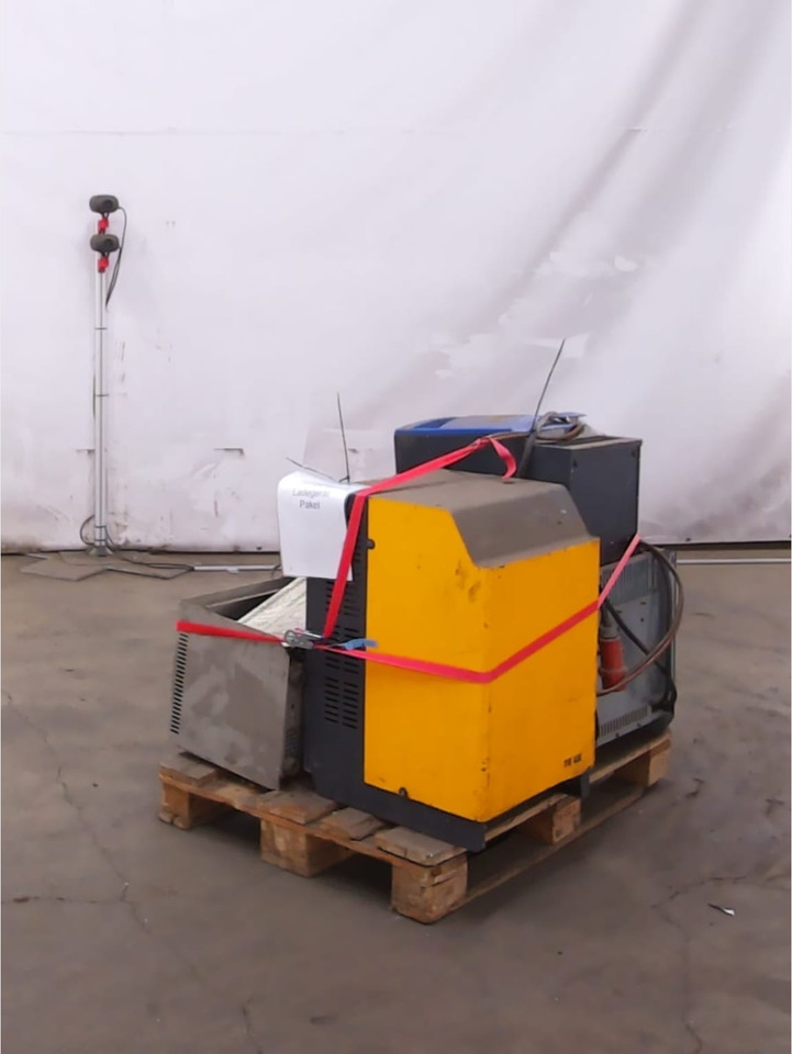 Battery Charger Package 4x Chargers - النظام الكهربائي - معدات المناولة: صورة 3 Battery Charger Package 4x Chargers - النظام الكهربائي - معدات المناولة: صورة 3