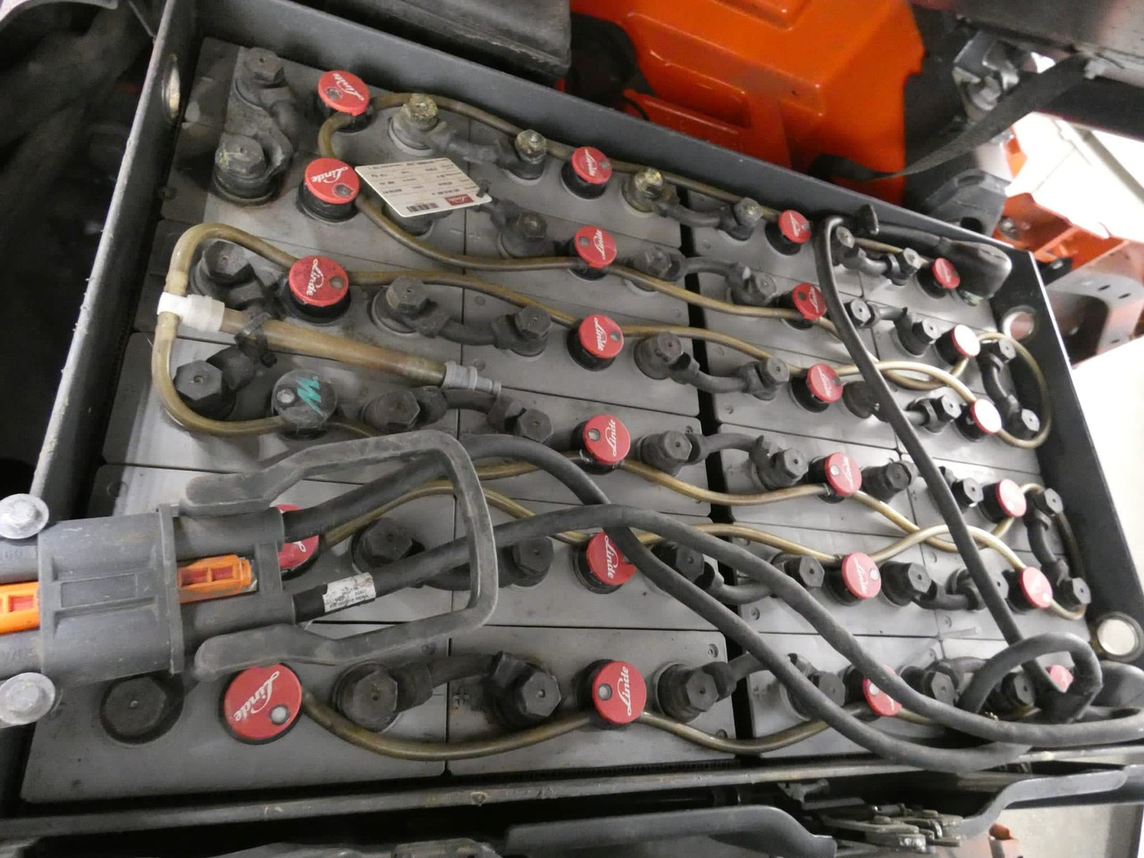 Linde E16C - رافعة شوكية كهربائية: صورة 4 Linde E16C - رافعة شوكية كهربائية: صورة 4