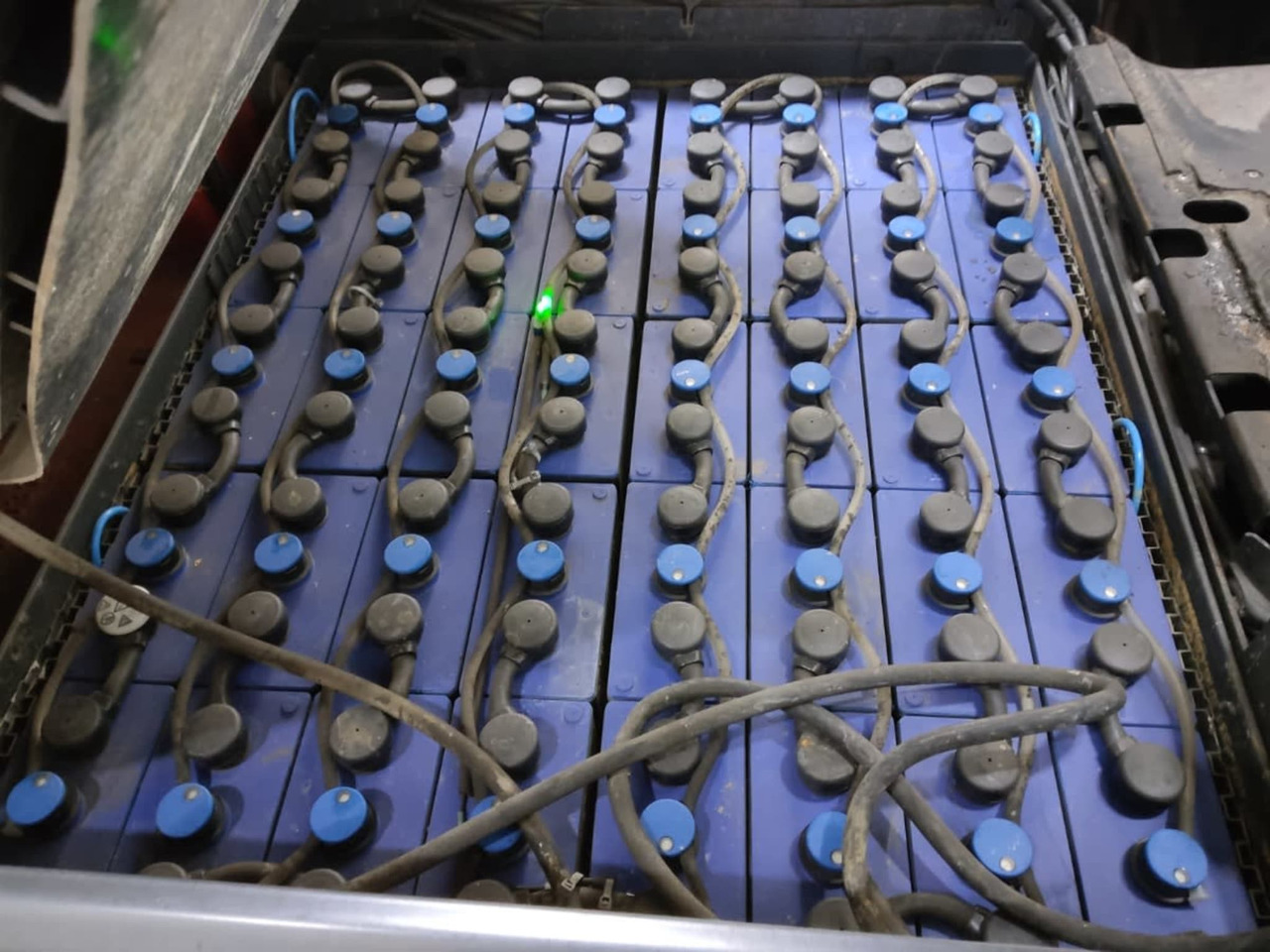 Linde E30HL-01/600 - رافعة شوكية كهربائية: صورة 4 Linde E30HL-01/600 - رافعة شوكية كهربائية: صورة 4