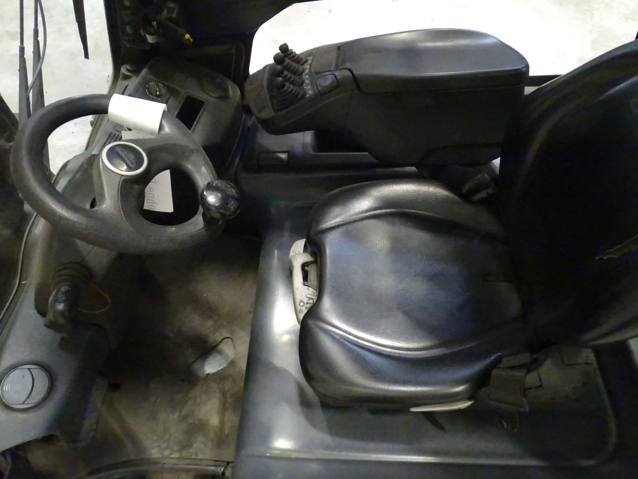 Linde E35L-01 - رافعة شوكية كهربائية: صورة 3 Linde E35L-01 - رافعة شوكية كهربائية: صورة 3