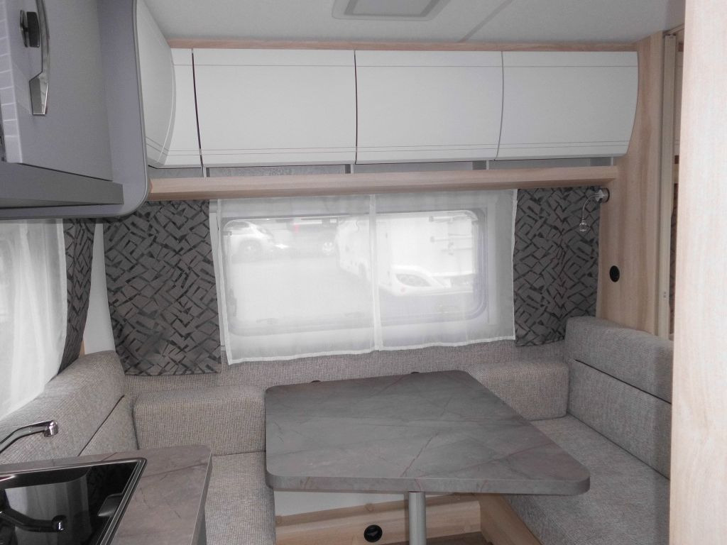 Hobby De Luxe 400 SFe 1500kg., Fahrradträger - كرفان سحب: صورة 5 Hobby De Luxe 400 SFe 1500kg., Fahrradträger - كرفان سحب: صورة 5