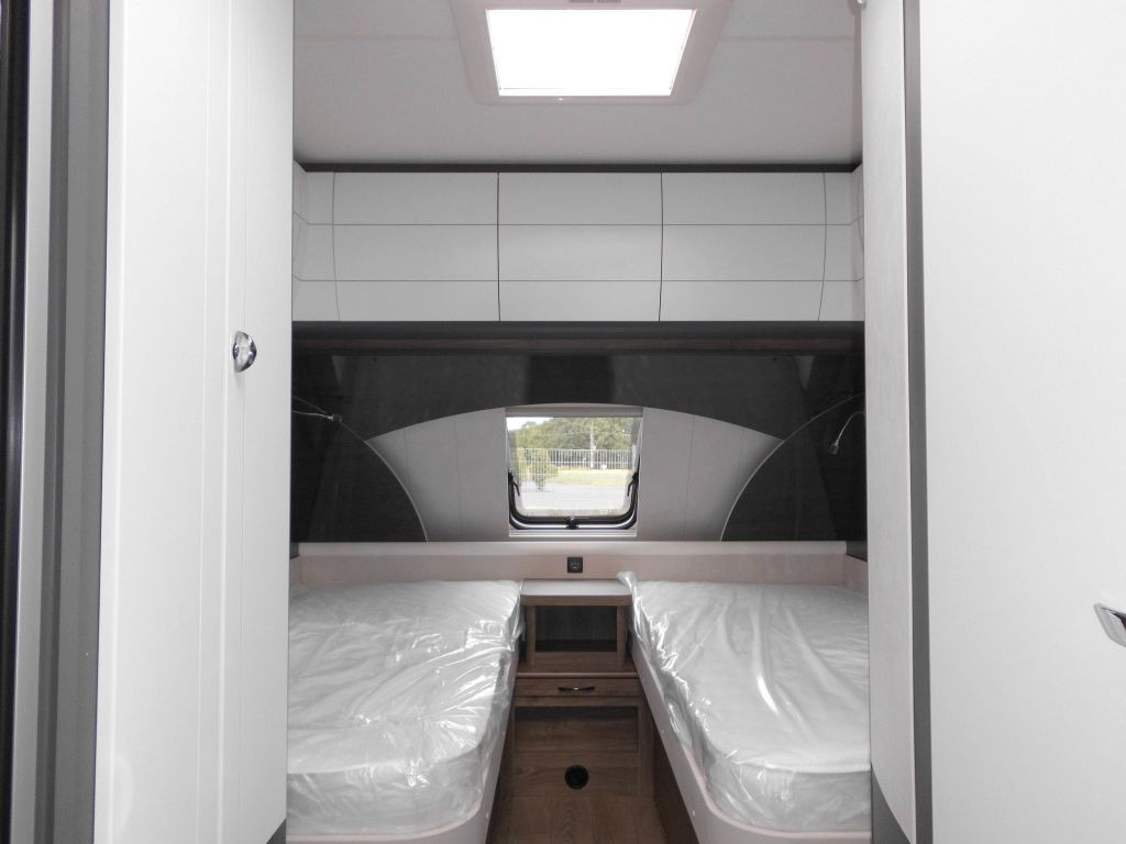 كرفان سحب Hobby Excellent Edition 540 UL 2026 AUTARK TEPPICH 180: صورة 13 كرفان سحب Hobby Excellent Edition 540 UL 2026 AUTARK TEPPICH 180: صورة 13