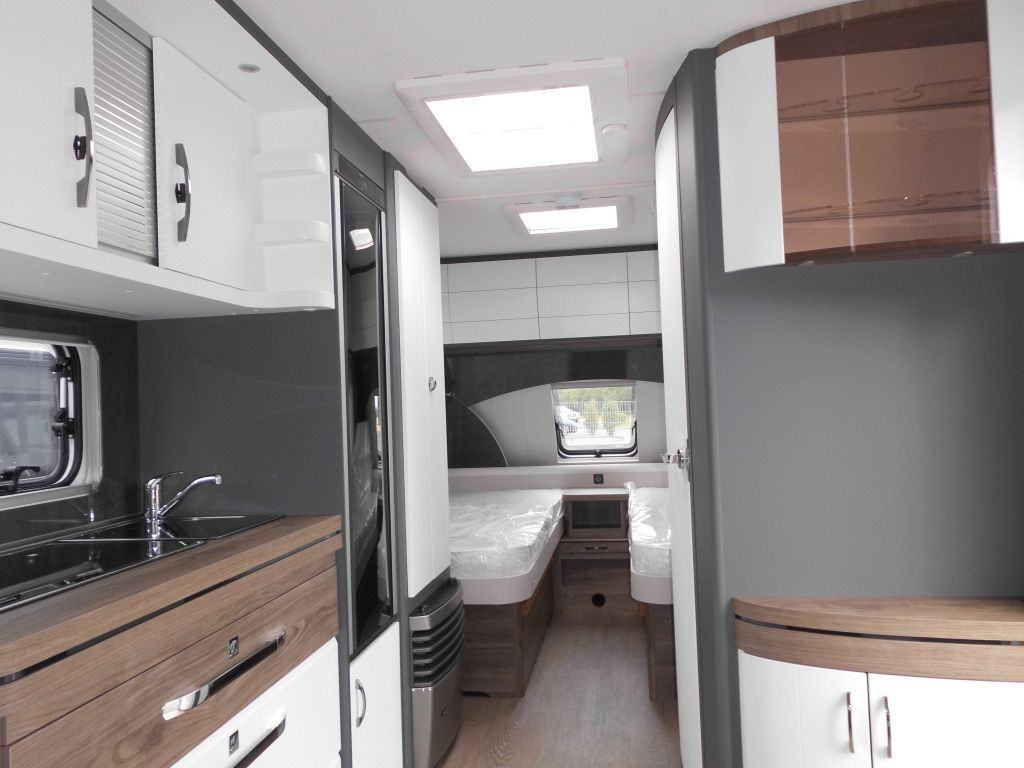 كرفان سحب Hobby Excellent Edition 540 UL 2026 AUTARK TEPPICH 180: صورة 9 كرفان سحب Hobby Excellent Edition 540 UL 2026 AUTARK TEPPICH 180: صورة 9