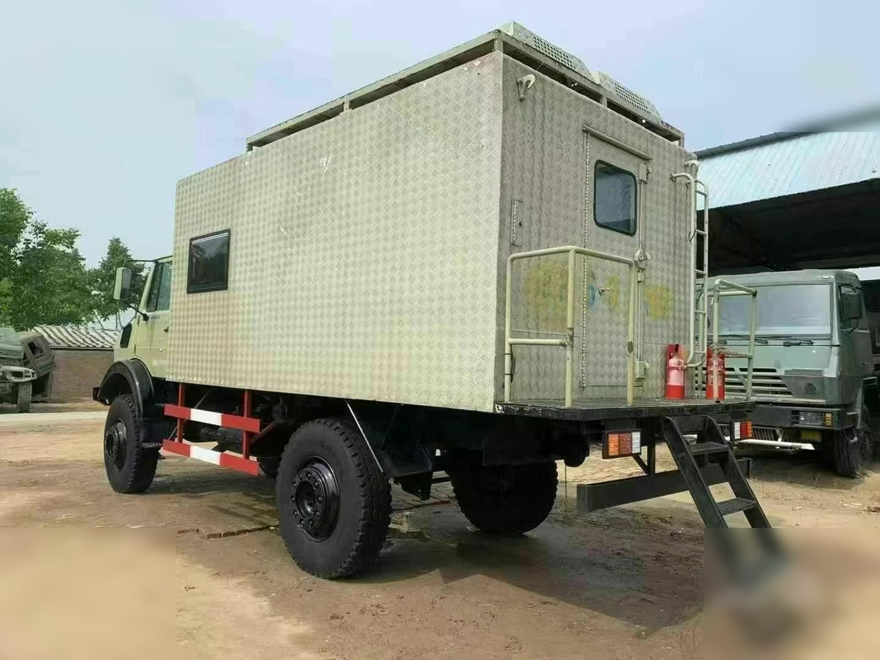1995 MERCEDES-BENZ UNIMOG 2150 - شاحنة بهيكل معدني للمقصورة: صورة 4 1995 MERCEDES-BENZ UNIMOG 2150 - شاحنة بهيكل معدني للمقصورة: صورة 4