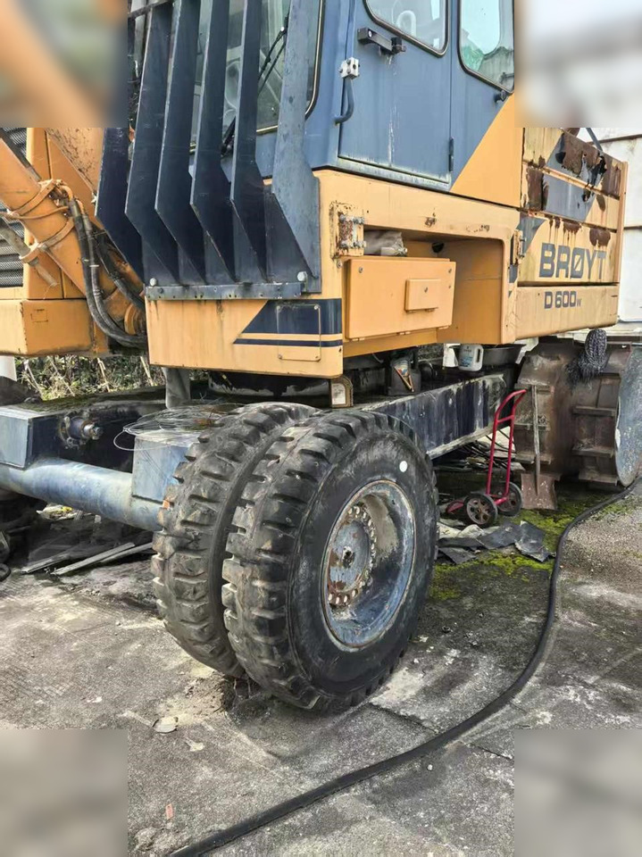 2004 BROYT D600W - حفار ذو عجلات: صورة 3 2004 BROYT D600W - حفار ذو عجلات: صورة 3