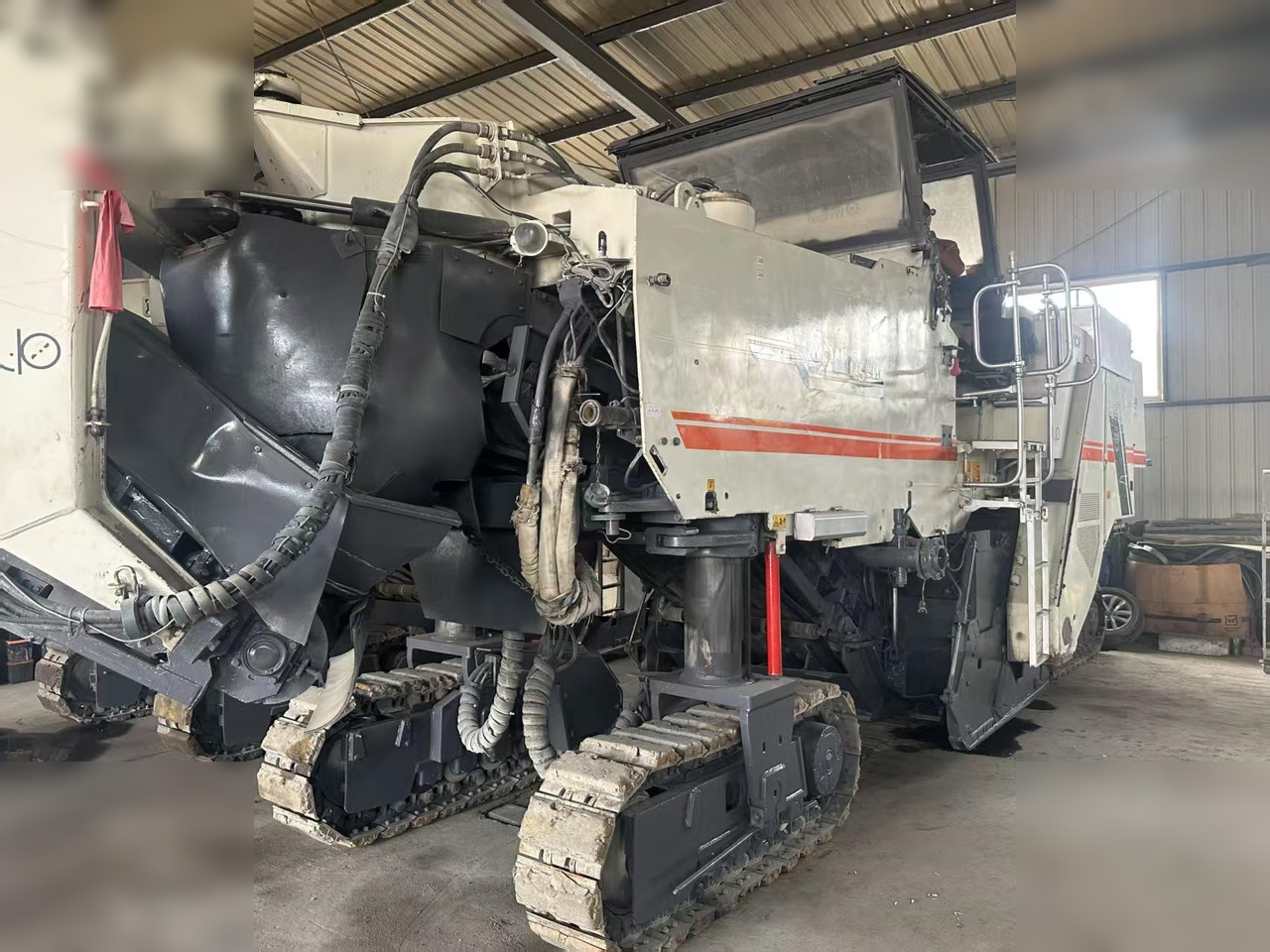 2004 WIRTGEN W2200 CR - ماكينة الكشط على البارد: صورة 2 2004 WIRTGEN W2200 CR - ماكينة الكشط على البارد: صورة 2