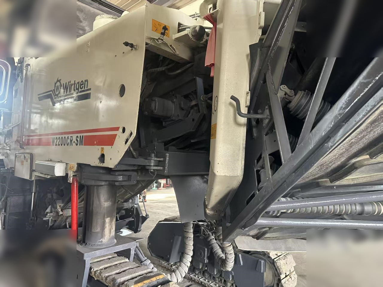 2004 WIRTGEN W2200 CR - ماكينة الكشط على البارد: صورة 5 2004 WIRTGEN W2200 CR - ماكينة الكشط على البارد: صورة 5