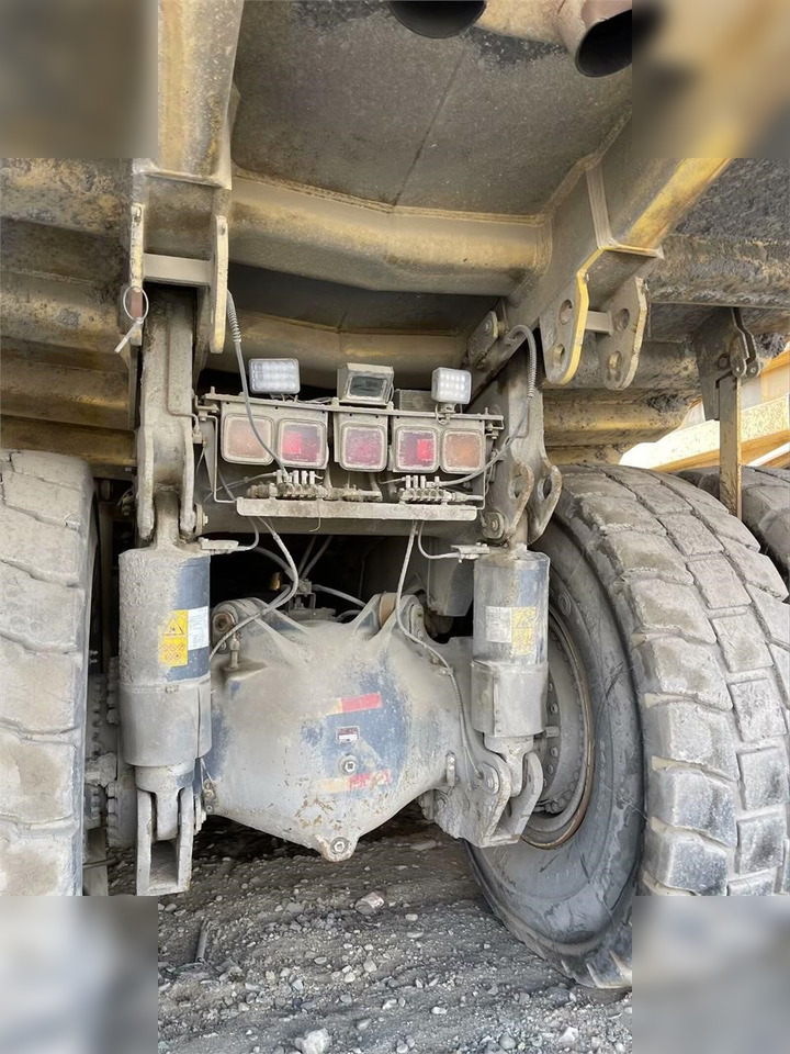 2011 KOMATSU HD465-7 - شاحنة قلابة صلبة/ شاحنة صخور: صورة 4 2011 KOMATSU HD465-7 - شاحنة قلابة صلبة/ شاحنة صخور: صورة 4