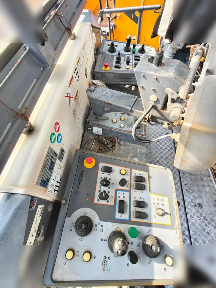 2012 WIRTGEN W210 - ماكينة الكشط على البارد: صورة 4 2012 WIRTGEN W210 - ماكينة الكشط على البارد: صورة 4