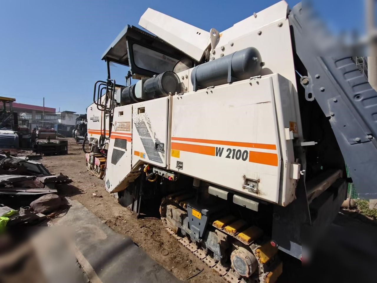 2013 WIRTGEN W2100 - ماكينة الكشط على البارد: صورة 1 2013 WIRTGEN W2100 - ماكينة الكشط على البارد: صورة 1