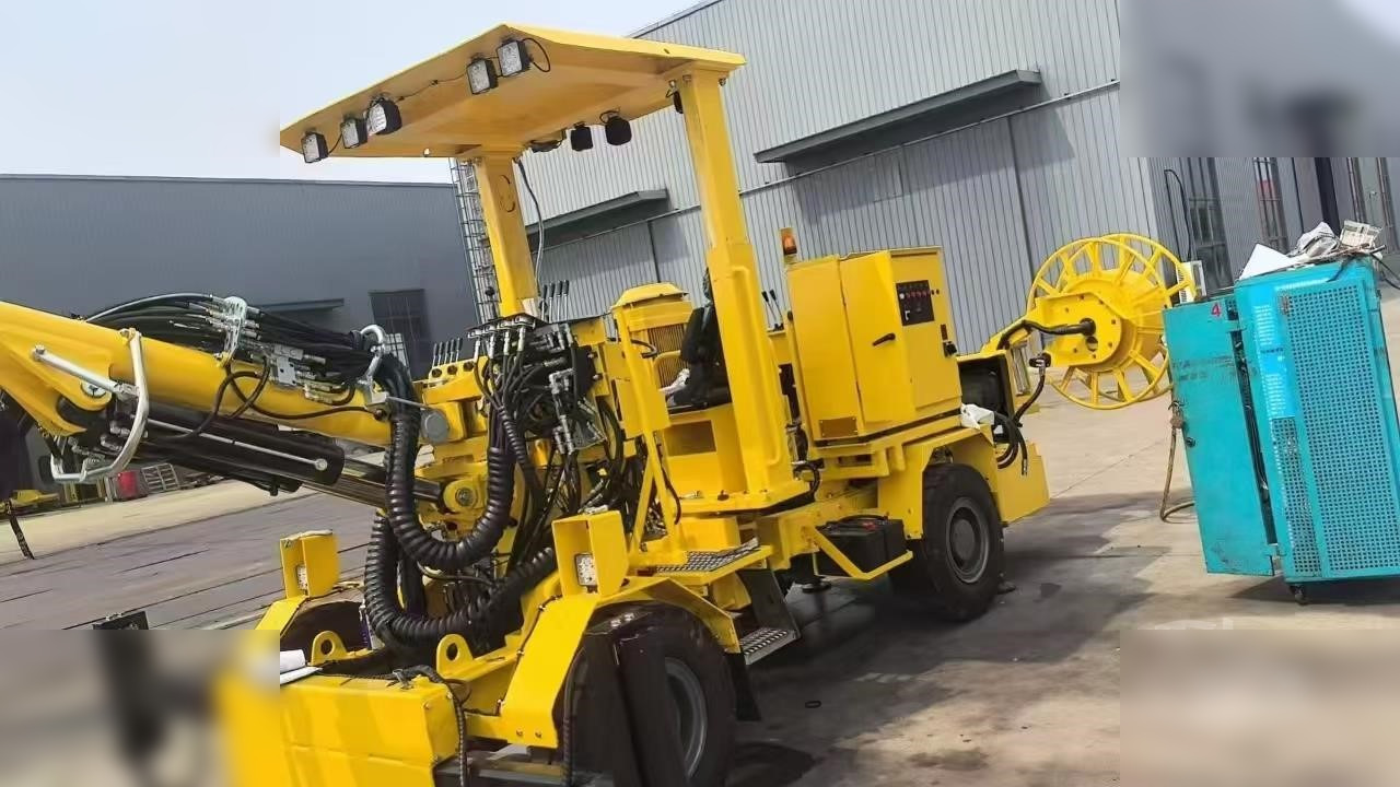 2014 ATLAS COPCO BOOMER 281 - ماكينة حفر التجاويف الاتجاهية: صورة 3 2014 ATLAS COPCO BOOMER 281 - ماكينة حفر التجاويف الاتجاهية: صورة 3