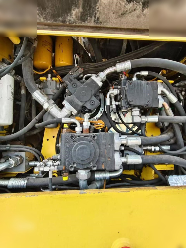 2017 BOMAG BM2000/60-2 - ماكينة الكشط على البارد: صورة 4 2017 BOMAG BM2000/60-2 - ماكينة الكشط على البارد: صورة 4