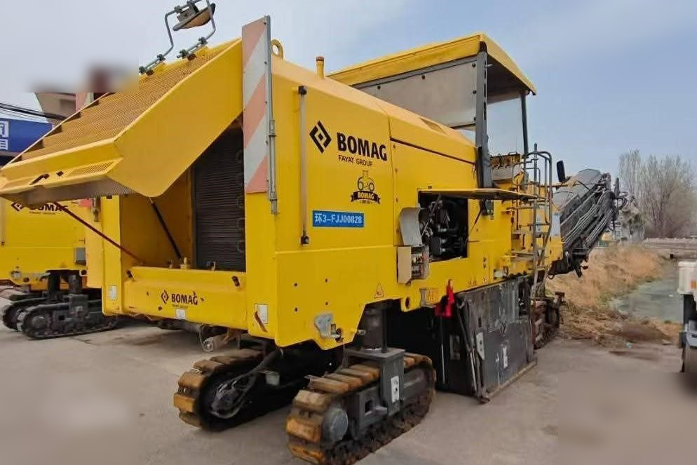 2017 BOMAG BM2000/60-2 - ماكينة الكشط على البارد: صورة 1 2017 BOMAG BM2000/60-2 - ماكينة الكشط على البارد: صورة 1