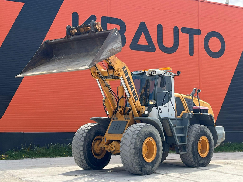 Liebherr L 550 4X4 AC / CENTRL LUBRICATION / SCALES - اللودر بعجل: صورة 1 Liebherr L 550 4X4 AC / CENTRL LUBRICATION / SCALES - اللودر بعجل: صورة 1